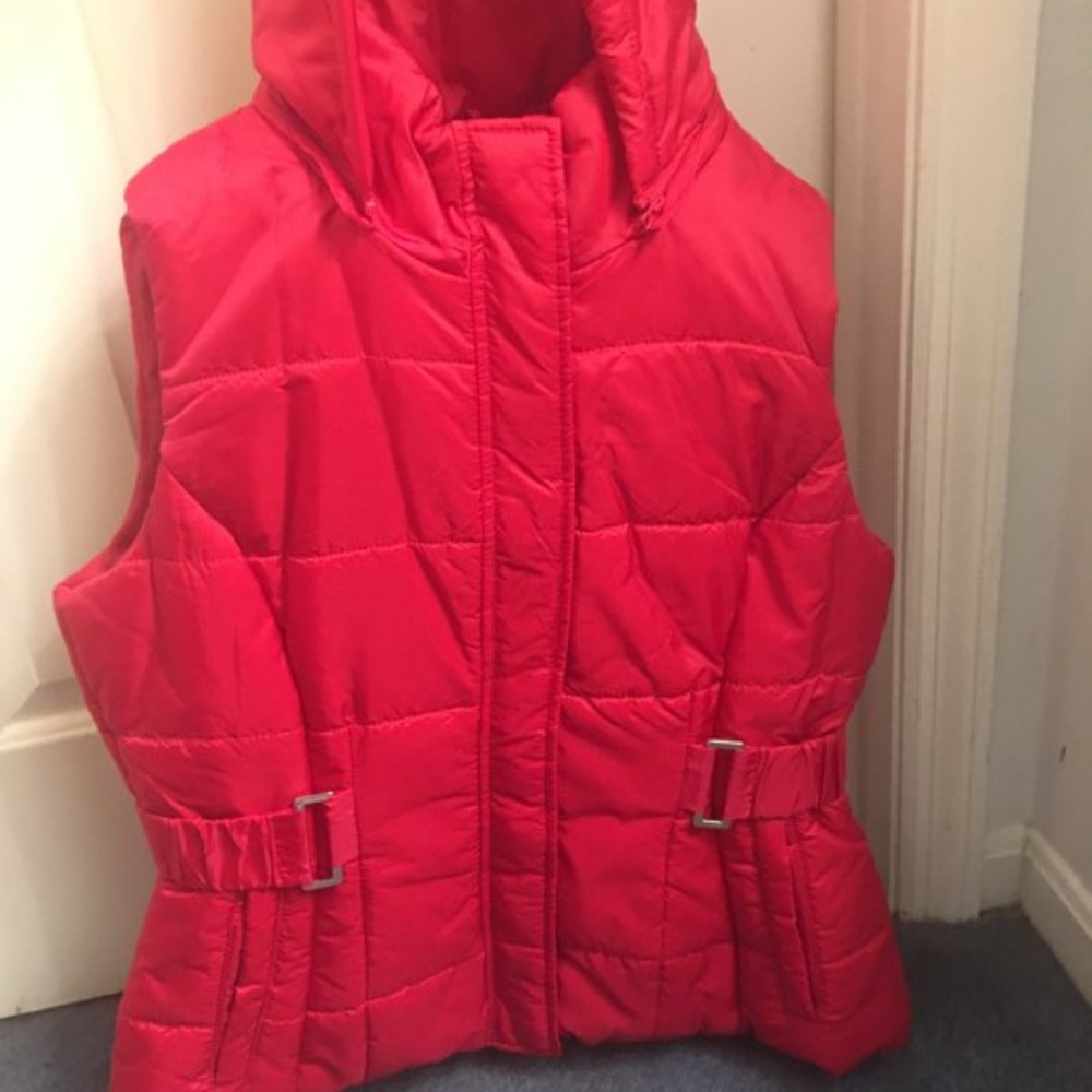 Stay warm in NY&Company Vest